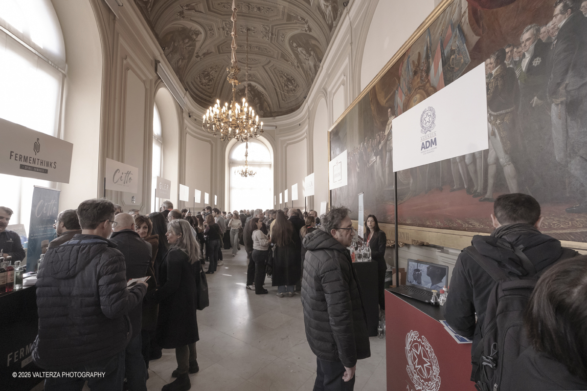 _DSF6062.jpg - 21/02/2026. Torino.  Il Salone del Vermouth di sabato 21 e domenica 22 febbraio Ã¨ ufficialmente SOLD OUT. Un risultato che racconta meglio di qualsiasi parola lâ€™entusiasmo che câ€™Ã¨ attorno a questa edizione. Nella foto la folla dei visitatori