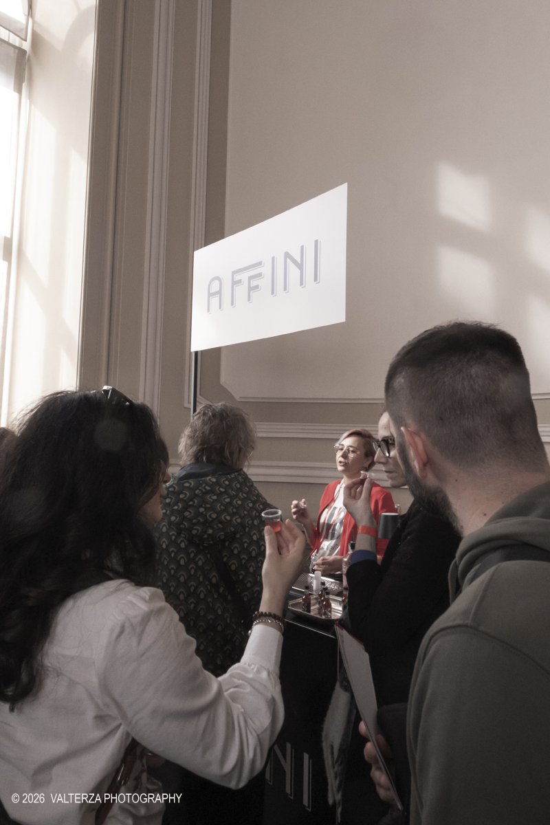 _DSF6067.jpg - 21/02/2026. Torino.  Il Salone del Vermouth di sabato 21 e domenica 22 febbraio Ã¨ ufficialmente SOLD OUT. Un risultato che racconta meglio di qualsiasi parola lâ€™entusiasmo che câ€™Ã¨ attorno a questa edizione. Nella foto In giro per assaggi e consigli