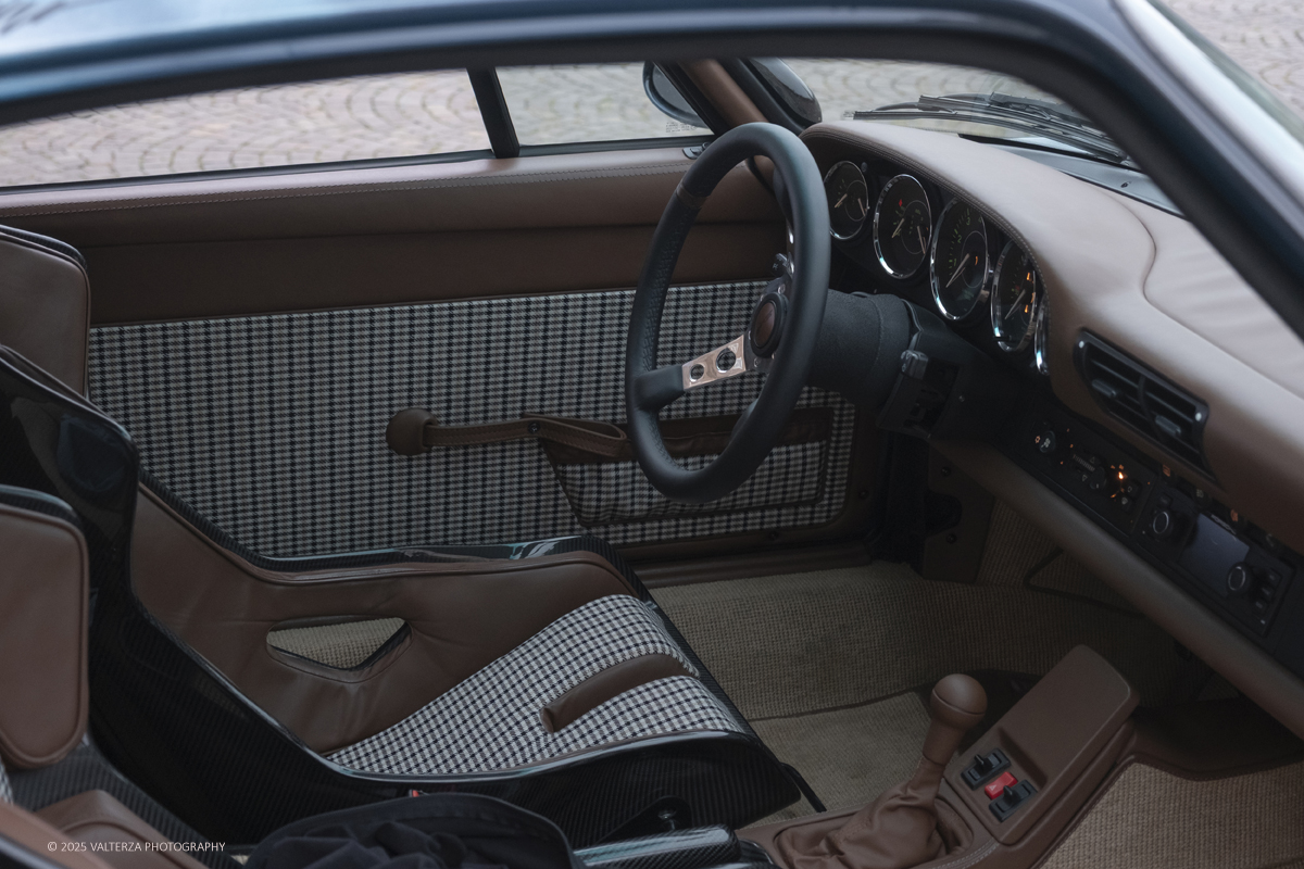 DSCF0065.jpg - 26/09/2025.Torino inaugurata l'edizione 2025 del Salone dell'auto di Torino. Nella foto lo stand del risorto costruttore di sedili RECARO