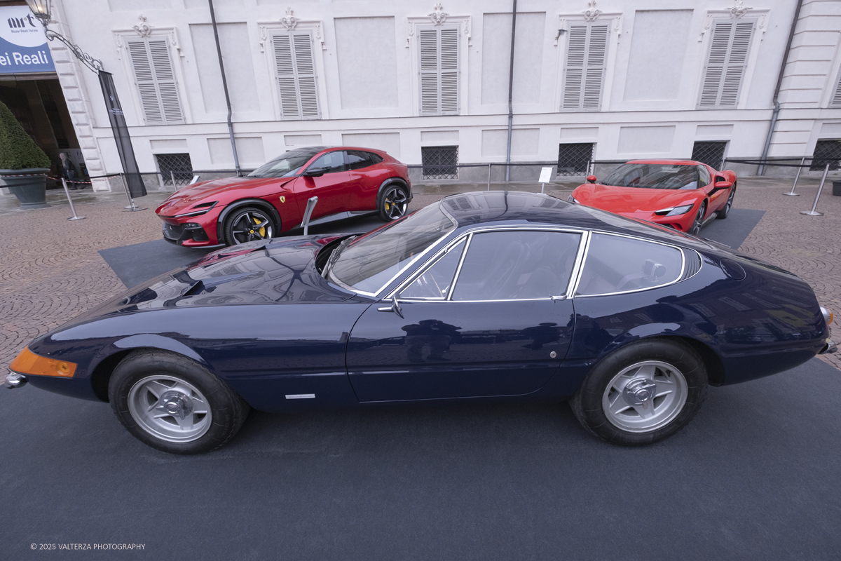 _DSF1086.jpg - 26/09/2025.Torino inaugurata l'edizione 2025 del Salone dell'auto di Torino. Nella foto lo stand Ferrari in piazzetta reale