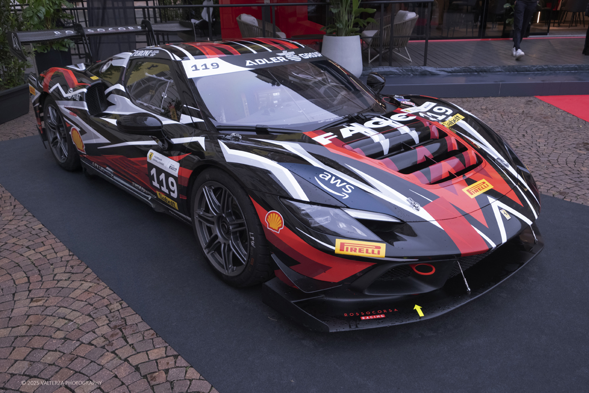 _DSF1099.jpg - 26/09/2025.Torino inaugurata l'edizione 2025 del Salone dell'auto di Torino. Nella foto lo stand Ferrari in piazzetta reale