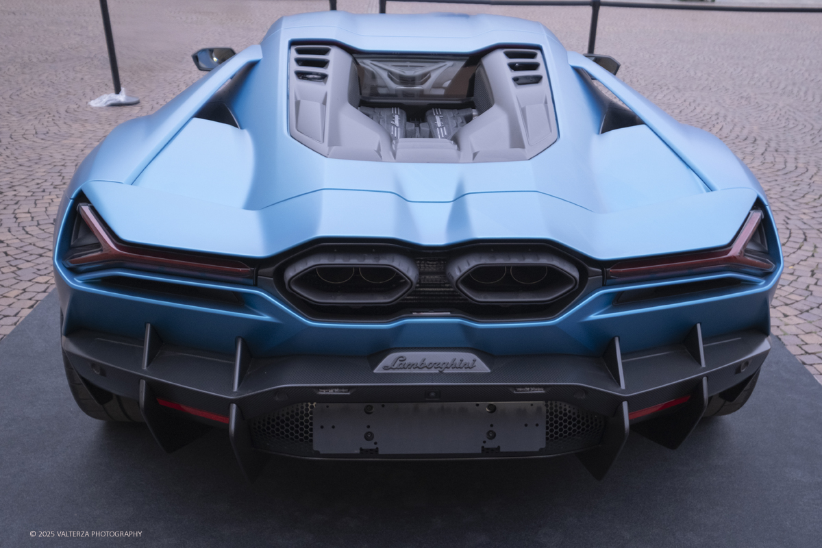 _DSF1157.jpg - 26/09/2025.Torino inaugurata l'edizione 2025 del Salone dell'auto di Torino. Nella foto lo stand Lamborghini in piazzetta reale con esposti i modelli in produzione