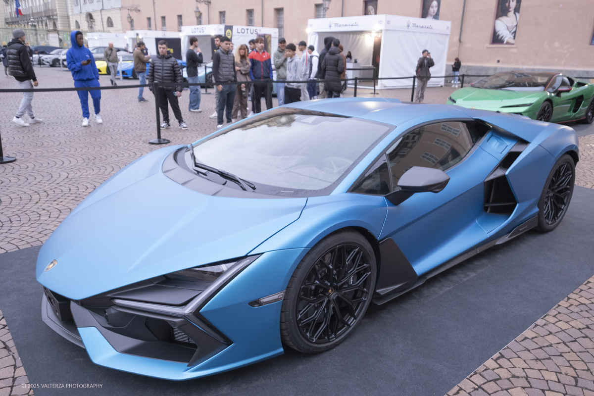 _DSF1163.jpg - 26/09/2025.Torino inaugurata l'edizione 2025 del Salone dell'auto di Torino. Nella foto lo stand Lamborghini in piazzetta reale con esposti i modelli in produzione