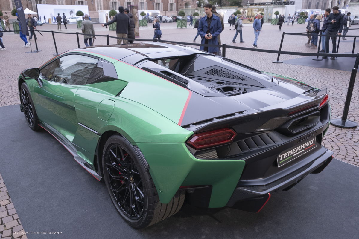_DSF1171.jpg - 26/09/2025.Torino inaugurata l'edizione 2025 del Salone dell'auto di Torino. Nella foto lo stand Lamborghini in piazzetta reale con esposti i modelli in produzione