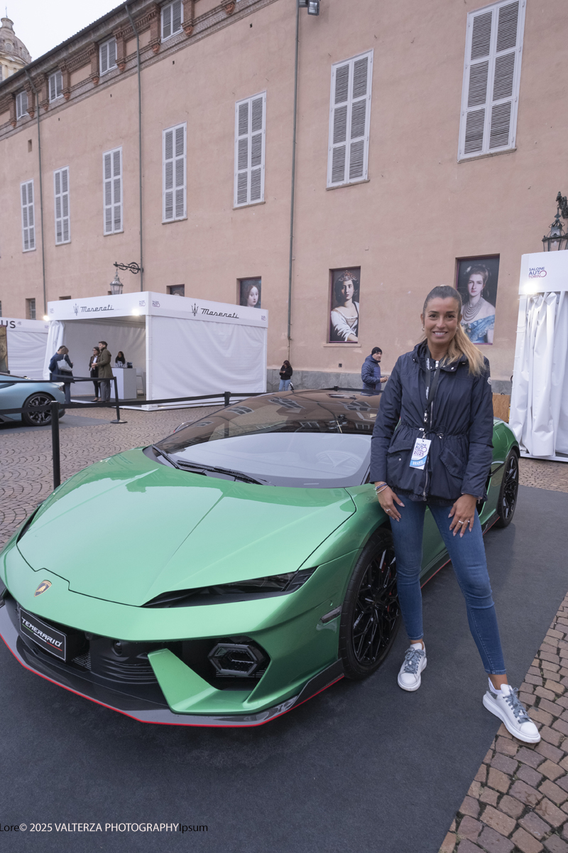 _DSF1194.jpg - 26/09/2025.Torino inaugurata l'edizione 2025 del Salone dell'auto di Torino. Nella foto lo stand Lamborghini in piazzetta reale con esposti i modelli in produzione