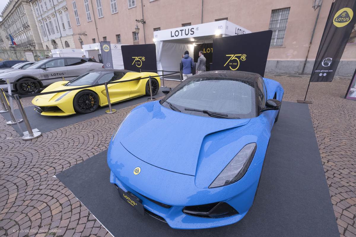 _DSF1207.jpg - 26/09/2025.Torino inaugurata l'edizione 2025 del Salone dell'auto di Torino. Nella foto lo stand della Lotus in piazzetta reale