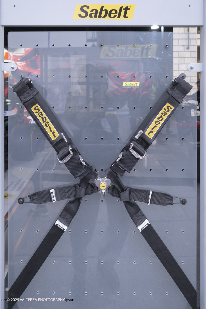 _DSF1343.jpg - 26/09/2025.Torino inaugurata l'edizione 2025 del Salone dell'auto di Torino. Nella foto lo stand della Sabelt partner con Ferrari espone la F1 di Hamilton