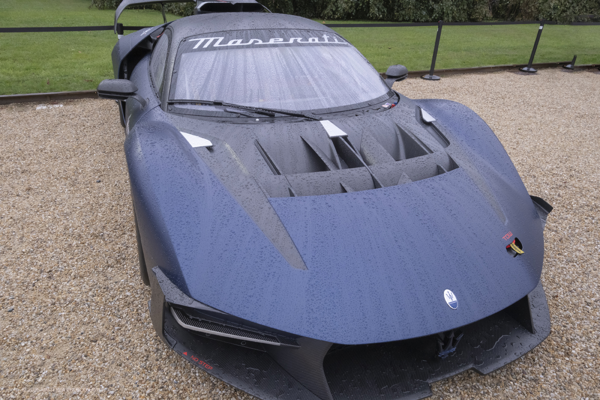 _DSF1667.jpg - 26/09/2025.Torino inaugurata l'edizione 2025 del Salone dell'auto di Torino. Nella foto una delle aree espositive di giardini reali dedicata a vetture prestigiose di privati e modelli one off