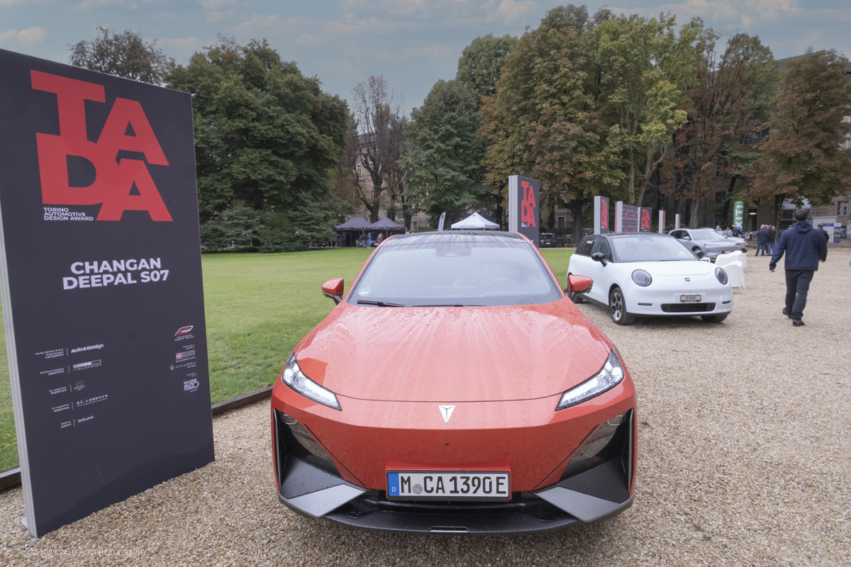 _DSF1687.jpg - 26/09/2025.Torino inaugurata l'edizione 2025 del Salone dell'auto di Torino. Nella foto una delle aree espositive di giardini reali dedicata a vetture prestigiose di privati e modelli one off