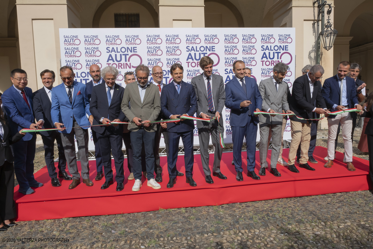 _DSF7518.jpg - 11/09/2026. Torino. 3Âª EDIZIONE DI SALONE AUTO TORINO. Inaugurazione e celebrazionedel centenario della nascita di Sergio Pininfarina. Nella foto il taglio inaugurale del nastro