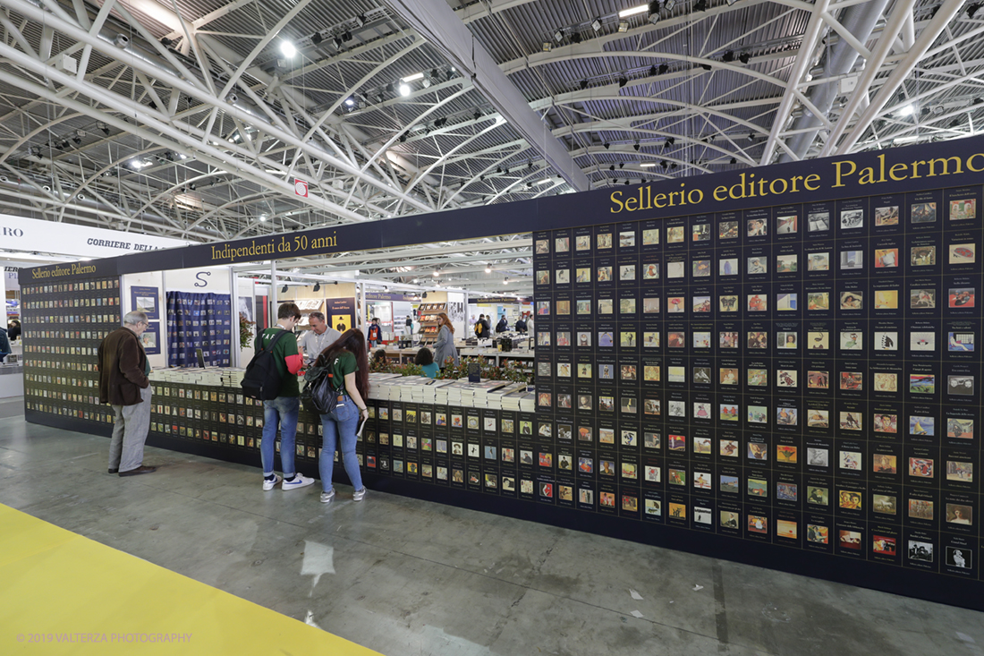 _G3I4041.jpg - 09/05/2019. Torino, 32mo Salone Internazionale del Libro. Nella foto lo stand di sellerio Editore nel nuovo spazio dell'Oval