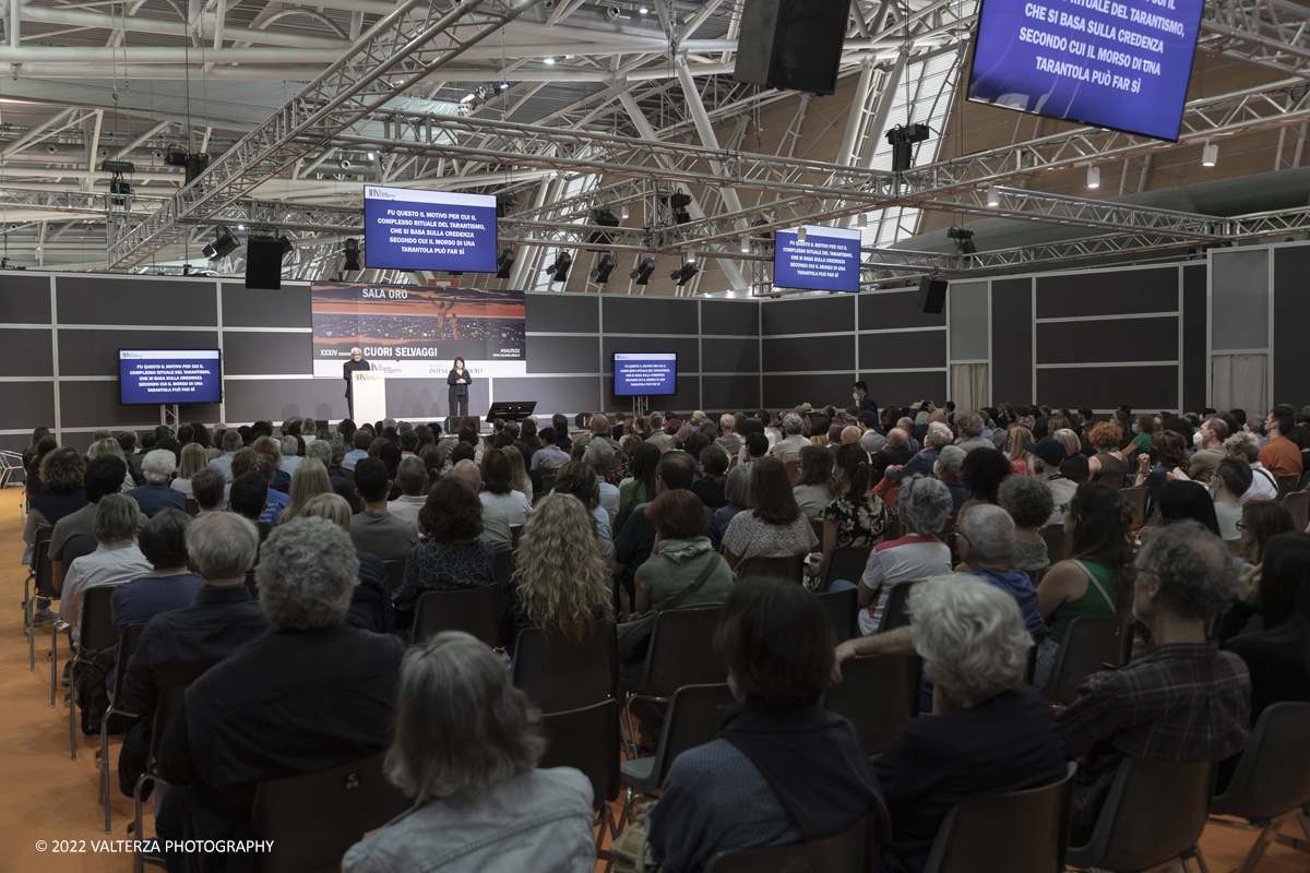 _G3I6817.jpg - 19/05/2022. Torino. Cuoiri Selvaggi, XXXIV Edizione del salone Inteernazionale dl Libro. Nella foto mitav Chosh tiene la sua lectio Magistralis di apertura del Salone I non umani possono parlare?