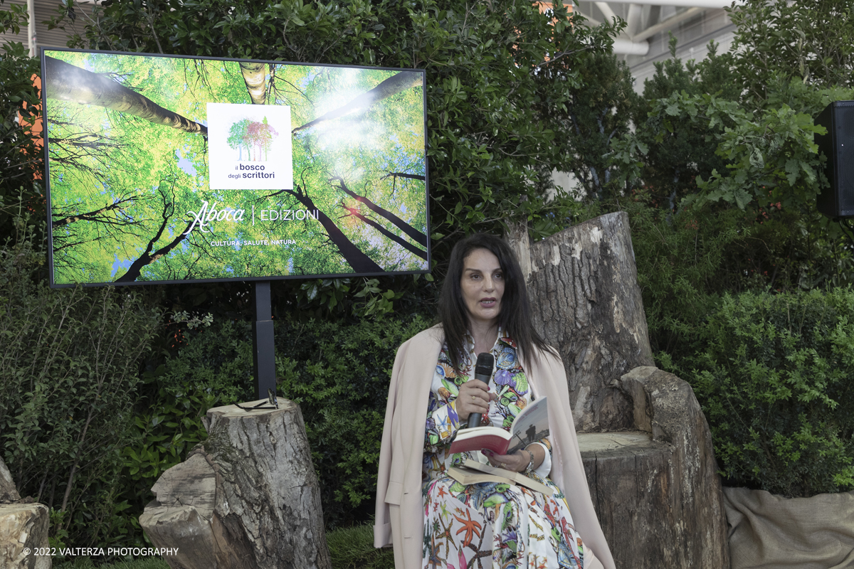 _G3I6856.jpg - 19/05/2022. Torino. Cuoiri Selvaggi, XXXIV Edizione del salone Inteernazionale dl Libro. Nella foto la scrittrice Anilda Ibrahim presenta il suo libro Vorrei essere Madame Bovary che esce in concomitanza con il Salone