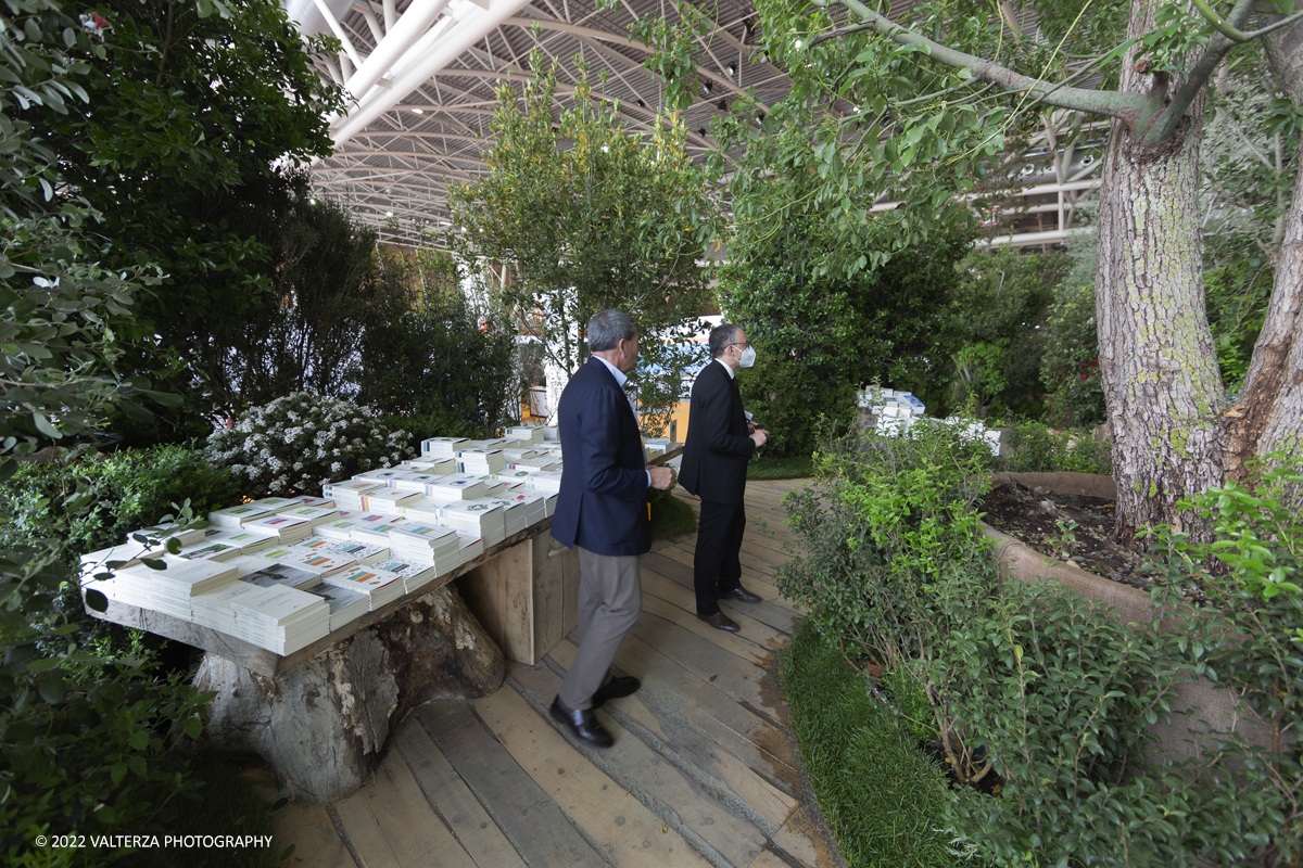 _X9B8037.jpg - 19/05/2022. Torino. Cuoiri Selvaggi, XXXIV Edizione del salone Inteernazionale dl Libro. Nella foto il bosco degli scrittori Stand della casa editrice Aboca