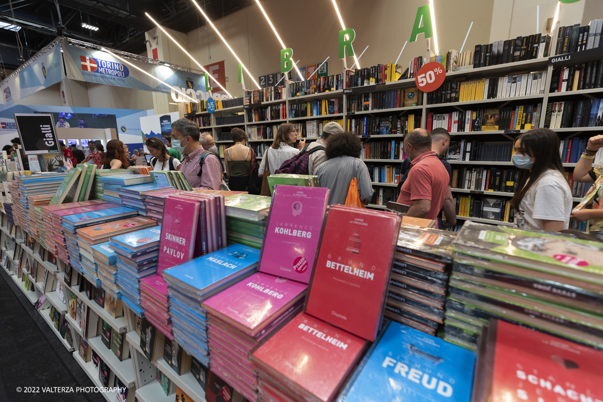 _G3I7372.jpg - 20/05/2022. Torino. Cuori Selvaggi, XXXIV Edizione  del Salone Internazionale del Libro. Nella foto installazioni al Lingoto nei vari padiglioni