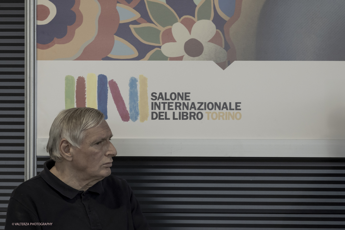_G5A7870.jpg - 15/05/2025. Torino . Il Salone Internazionale del Libro di Torino, ospitato al Lingotto Fiere, Ã¨ un festival culturale che celebra la lettura, lâ€™editoria e le idee.Il tema di quest'anno Ã¨ " Le parole tra noi leggere." Nella foto LUIGI CIOTTIAutore di Cento passi verso unâ€™altra Italia (Piemme)Con Mario LancisiModera Elena CiccarelloTrentâ€™anni dalla fondazione di Libera e ottantâ€™anni di don Luigi Ciotti. Storie ed esperienze raccontate in passato a cui se ne aggiungono altre