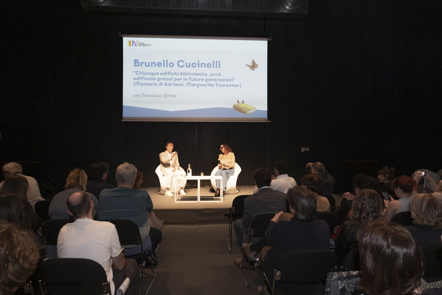 _DSF2239.jpg - 16/05/2026. Torino. Al Salone del Libro di Torino, Brunello Cucinelli ha esposto la sua filosofia lavorativa, il cosiddetto Capitalismo Umanistico, in cui vengono conciliati il profitto per lâ€™azienda e la dignitÃ  economica e morale per gli impiegati. Nella foto un momento dell'evento
