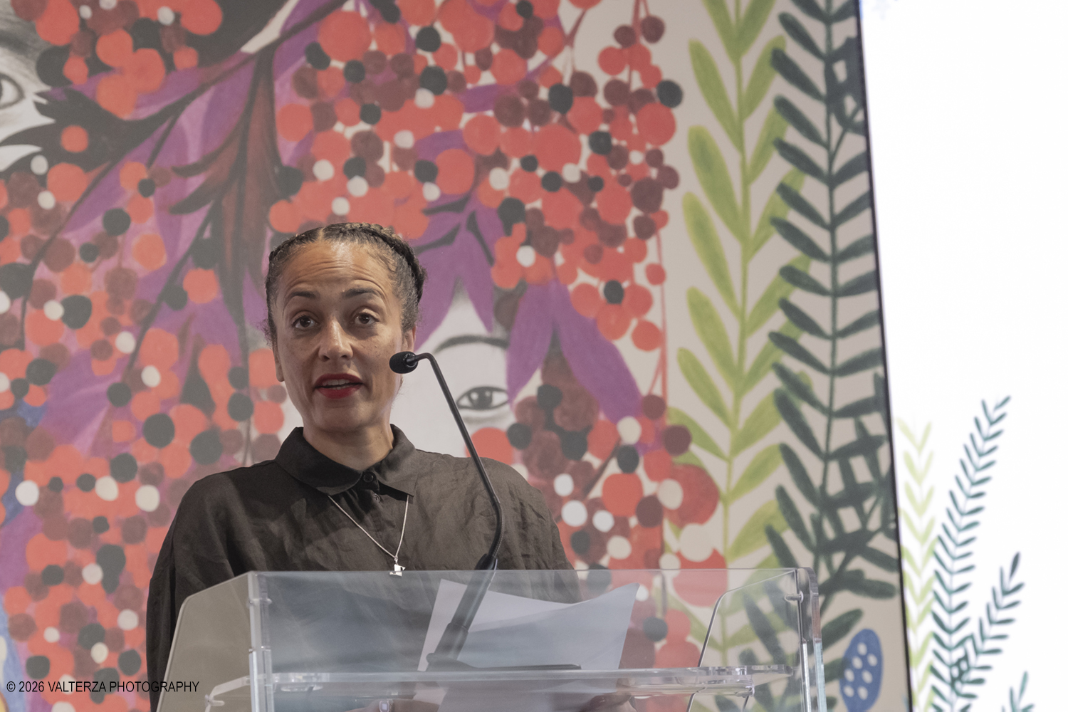 _DSF1196.jpg - 14/05/2026. Torino. XXXVIII edizione del Salone Internazionale del Libro di Torino. La lezione inaugurale di Zadie Smith. Nella foto Zadie Smith impegnata nella sua Lectio Magistralis