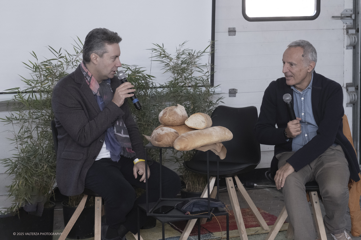 _DSF5990.jpg - 08-09/11/2025. Moncalieri.  L'evento si pone lâ€™obiettivo di promuovere la cultura del pane locale e delle sue tradizioni e di valorizzare le eccellenze della filiera piemontese, creando sinergie tra produttori, artigiani e consumatori. Un momento del Talk Branding & Bakery. Evoluzione e scenari con Carlo Meo e Dario Ujetto
