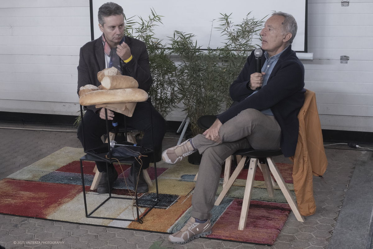 _DSF5992.jpg - 08-09/11/2025. Moncalieri.  L'evento si pone lâ€™obiettivo di promuovere la cultura del pane locale e delle sue tradizioni e di valorizzare le eccellenze della filiera piemontese, creando sinergie tra produttori, artigiani e consumatori. Un momento del Talk Branding & Bakery. Evoluzione e scenari con Carlo Meo e Dario Ujetto