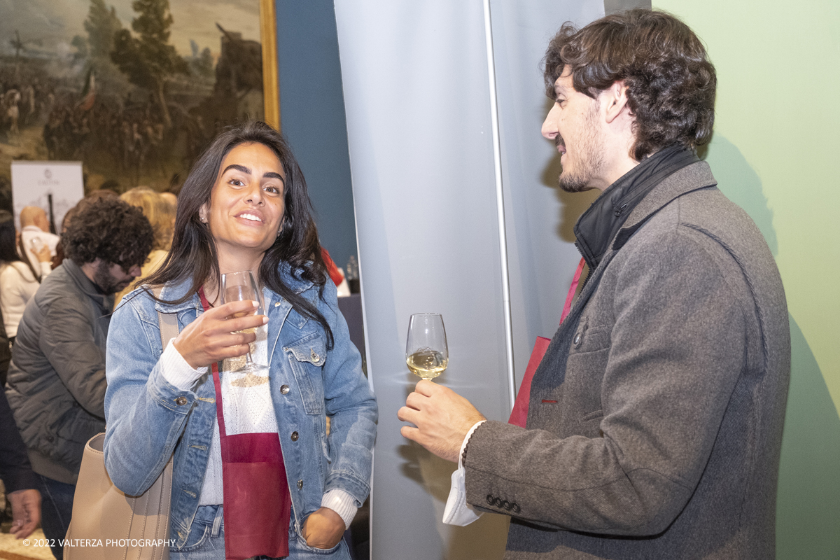 _DSF7632.jpg - 23/04/2022.Torino. Al Museo del Risorgimento Torna il Salone del vino  nell'ambito della Torino Wine Week. Nella foto visitatori in cerca di informazioni ed assaggi dei vini presentati al Salone