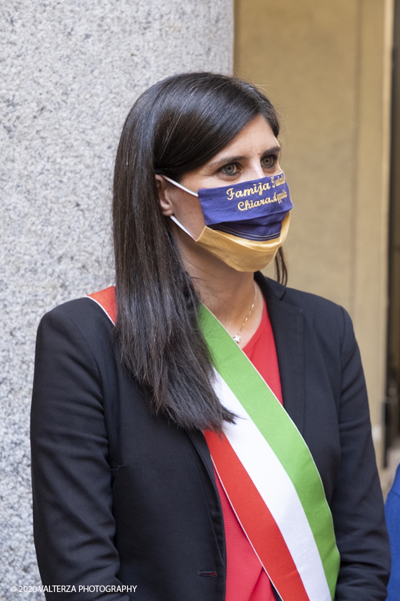 _DSF8501.jpg - 23/06/2020. Torino. Benedizione e consegna dei Pani della CaritÃ  alla Sindaca Chiara Appendino.Come tradizione vuole, Gianduja e Giacometta della Famija Turineisa portano in dono all'autoritÃ  cittadina il pane di San Giovanni. E' unâ€™usanza che rappresenta il dono della "CaritÃ ", pane benedetto condito con pepe e zafferano, simbolo della semplicitÃ  e umiltÃ  della civiltÃ  contadina. Viene offerto in segno di buon auspicio rispetto alle decisioni che devono essere assunte nel governo della CittÃ .