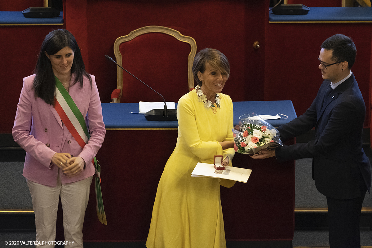 _DSF9031.jpg - 24/06/2020.Torino. Cerimonia di nomina  di sette Ambasciatori dellle eccellenze di Torino. Nella foto Patrizia Sandretto Re Rebaudengo, presidente e ispiratrice della fondazione omonima, centro espositivo riconosciuto a livello internazionale riceve il suo attestato di ambasciatrice.