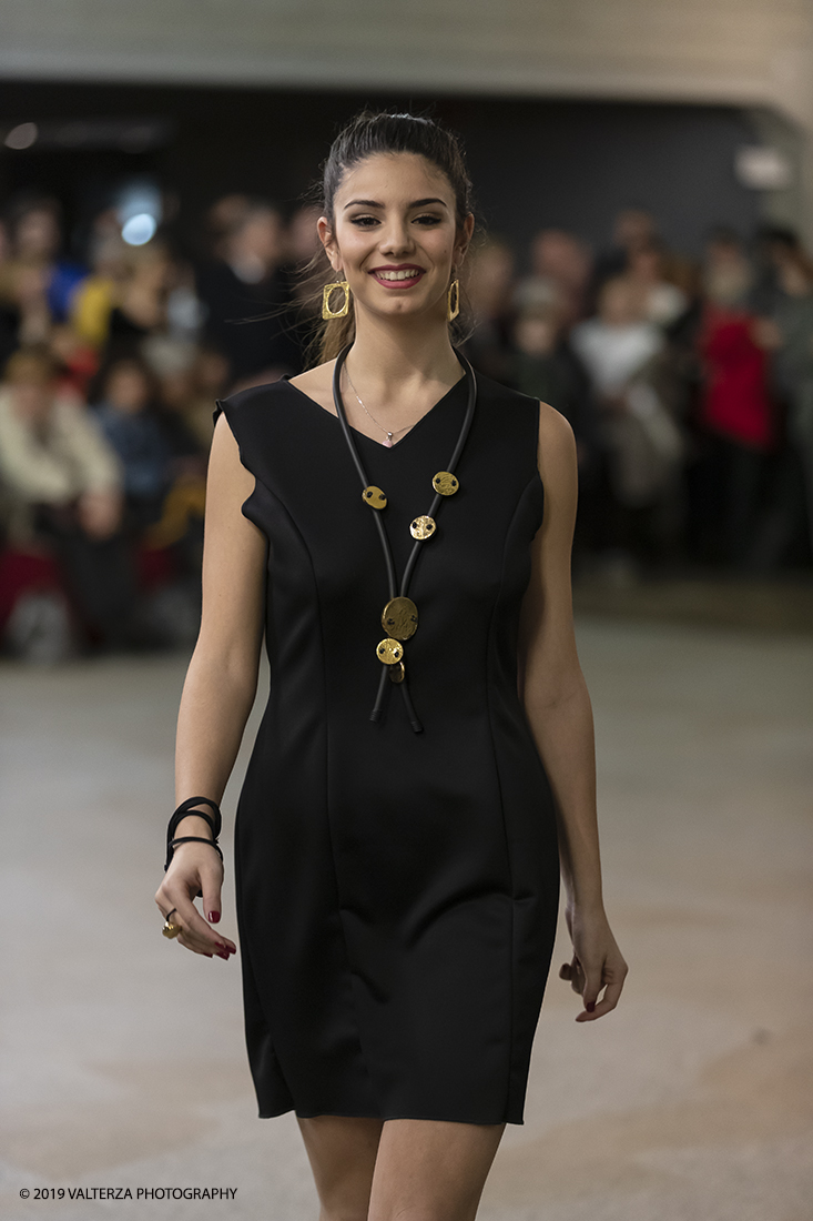 _G3I8574.jpg - 04-03-2019 Moncalieri. Sfilata Moda delle Donne. Creazioni Artigianali Femminili. Nella foto  i gioelli di Scialaba' Emozioni d'Arte Bijou
