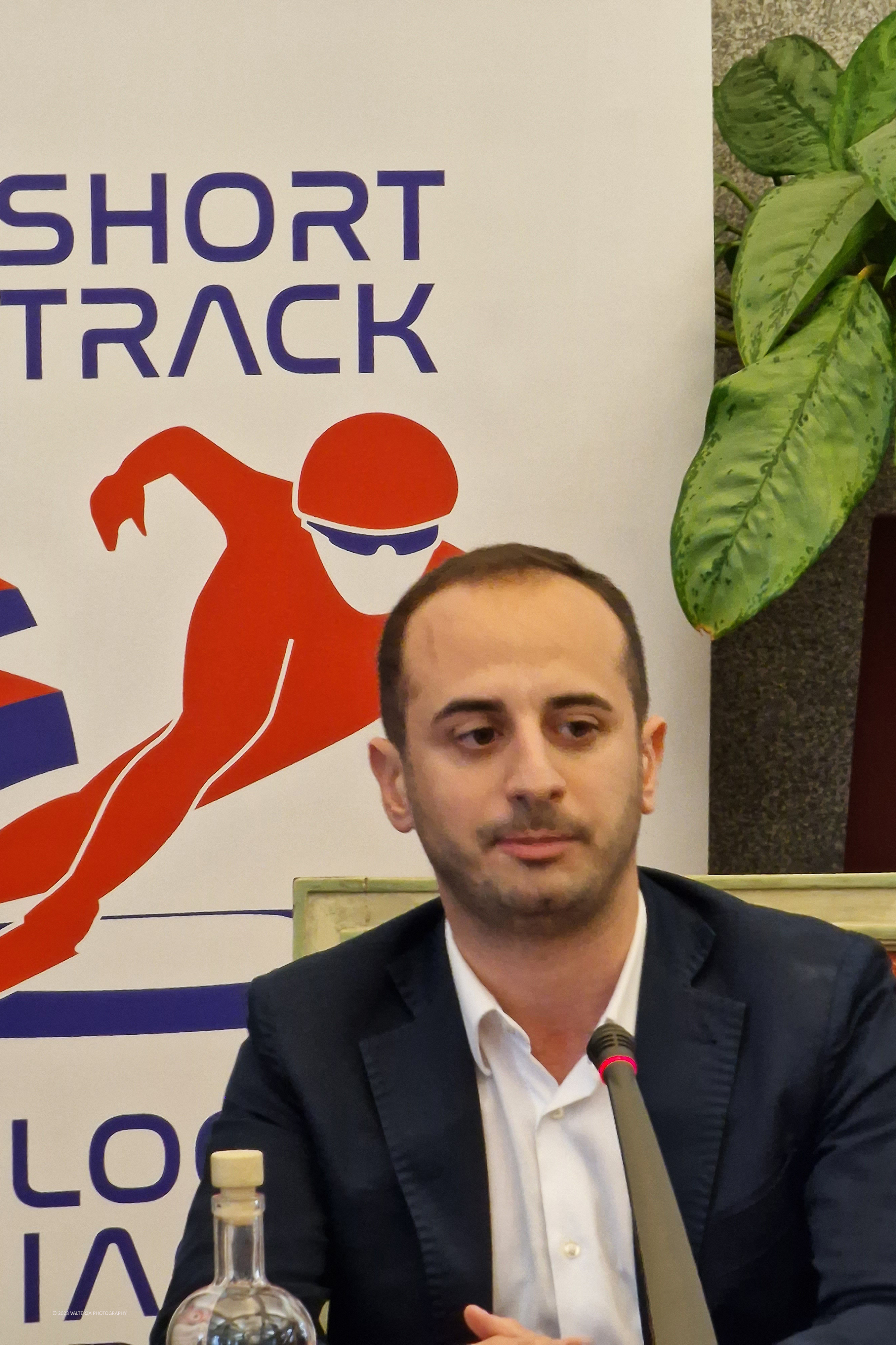 20230314_154647.jpg - 14/03/2023.Torino. Short Track, presentati a Torino i Campionati Italiani Assoluti 2023.La rassegna tricolore assegnerÃ  i titoli senior sia al maschile che al femminile. Nella foto Alessandro Ciro Sciretti (presidente Comitato organizzatore di Torino 2025 ed Edisu Piemonte)