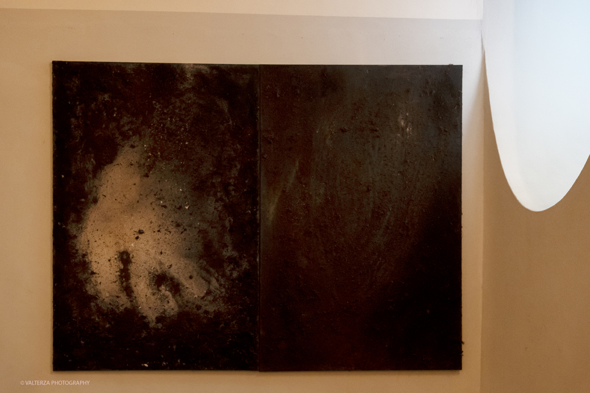 DSCF0251.jpg - 07/07/2025. Torino. Ritorna la Summer Exhibition allâ€™Albertina con il talento dei giovani artisti dellâ€™Accademia. Nella foto Opere di Maaria Fiabame, Requiem I-Che sia il corpo a volerlo e Requiem II - O sia il pensiero lento o violento