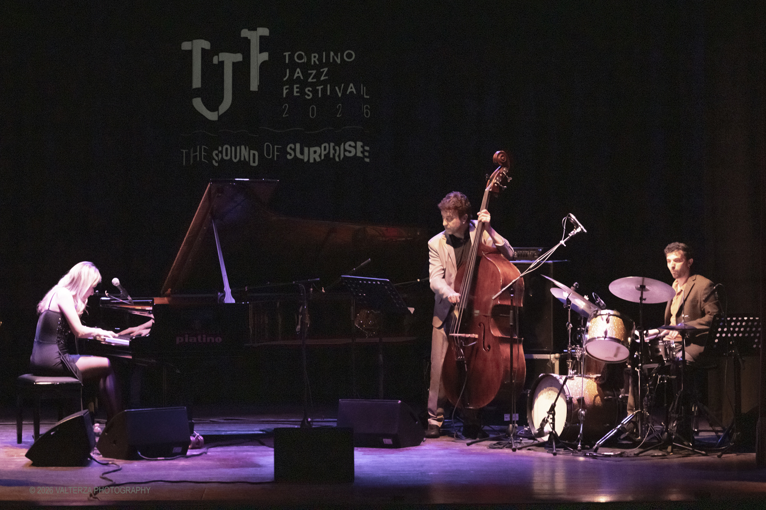 _DSF6340.jpg - 30/04/2026. Torino. TJF 2026 - FRANCESCA TANDOI TRIO + Jazz Acoustic Strings QuartetFrancesca Tandoi pianoforteStefano Senni contrabbassoPasquale Fiore batteriaJazz Acoustic Strings Quartet:Cesare Carretta, Silvia Maffeis violiniMonica Vatrini violaEnrico Guerzoni violoncelloArrangiamenti di Cristiano Arcelli