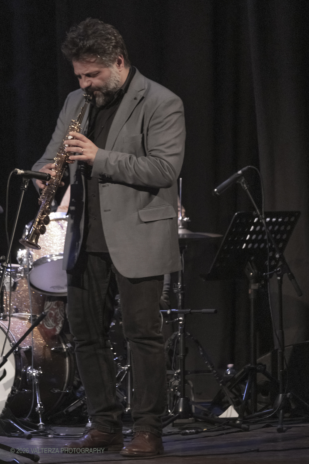 _DSF8579.jpg - 30/04/2026. Torino. TJF 2026 - FRANCESCA TANDOI TRIO + Jazz Acoustic Strings QuartetFrancesca Tandoi pianoforteStefano Senni contrabbassoPasquale Fiore batteriaJazz Acoustic Strings Quartet:Cesare Carretta, Silvia Maffeis violiniMonica Vatrini violaEnrico Guerzoni violoncelloArrangiamenti di Cristiano ArcelliNella foto Cristiano Arcelli arrangiatore e musicista Guest Star della serata
