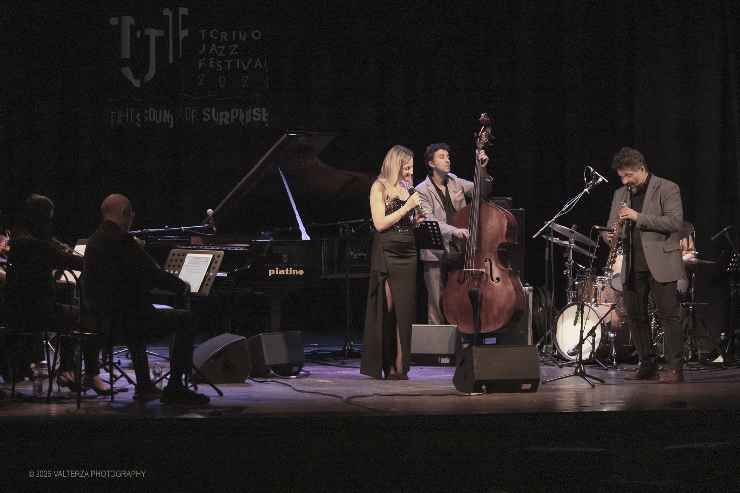 _DSF8706.jpg - 30/04/2026. Torino. TJF 2026 - FRANCESCA TANDOI TRIO + Jazz Acoustic Strings QuartetFrancesca Tandoi pianoforteStefano Senni contrabbassoPasquale Fiore batteriaJazz Acoustic Strings Quartet:Cesare Carretta, Silvia Maffeis violiniMonica Vatrini violaEnrico Guerzoni violoncelloArrangiamenti di Cristiano Arcelli