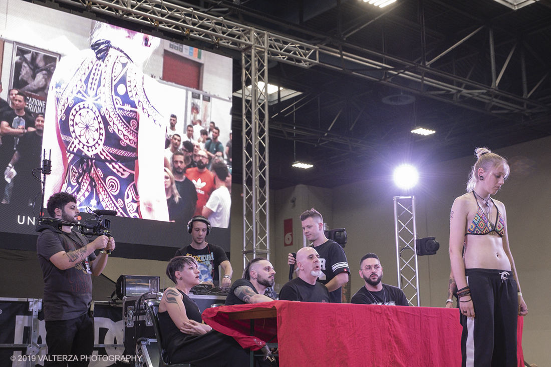 _DSF4337.jpg - 13/09/2019. Torino. Tattoo Convention Ã¨ un evento internazionale che ospita 340 tatuatori provenienti da tutto il mondo, 50 stand degli operatori e fornitori piÃ¹ importanti del settore. Nella foto i vincitori della categoria Tribal