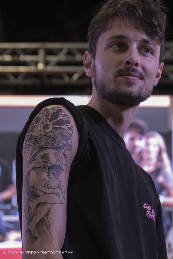 _DSF4515.jpg - 13/09/2019. Torino. Tattoo Convention Ã¨ un evento internazionale che ospita 340 tatuatori provenienti da tutto il mondo, 50 stand degli operatori e fornitori piÃ¹ importanti del settore. Nella foto i vincitori della categoria Blackwork