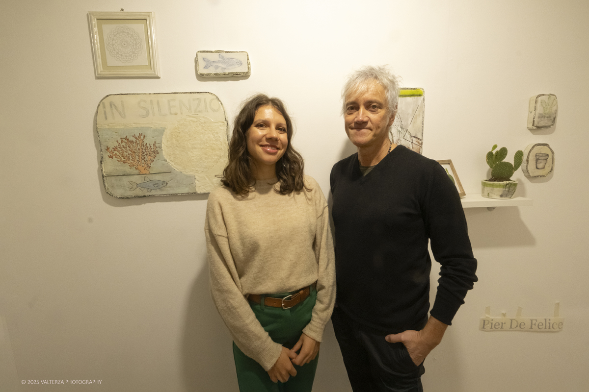 _DSF5006.jpg - 30/10/2025- 01/11/2025/Torino/ The Others Ã¨ una fiera indipendente nata con l'obiettivo di intercettare il linguaggio delle nuove generazioni creative e promuovere le realtÃ  emergenti. Nella foto Galleria Febo e Dafne Torino Artista Pier de Felice e Curatrice