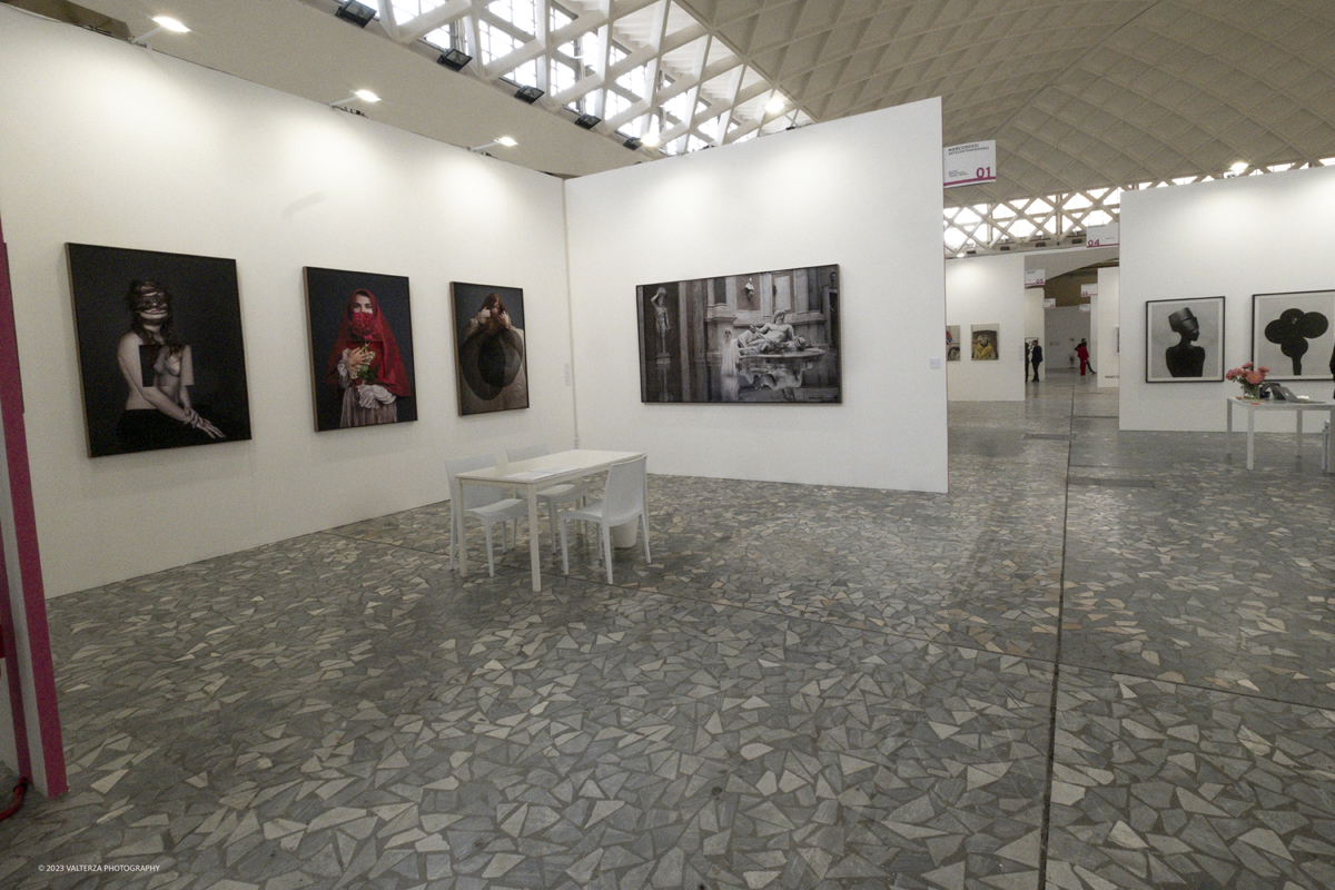 _DSF4290.jpg - 04/05/2023. Torino. The Phair-Photo Art Fair, lâ€™appuntamento annuale dedicato allâ€™immagine e alla fotografia di Torino. Gallerie nazionali ed  internazionali dâ€™arte contemporanea e di fotografia, presentano i loro progetti espositivi. Nella foto parte dell'allestimento della mostra