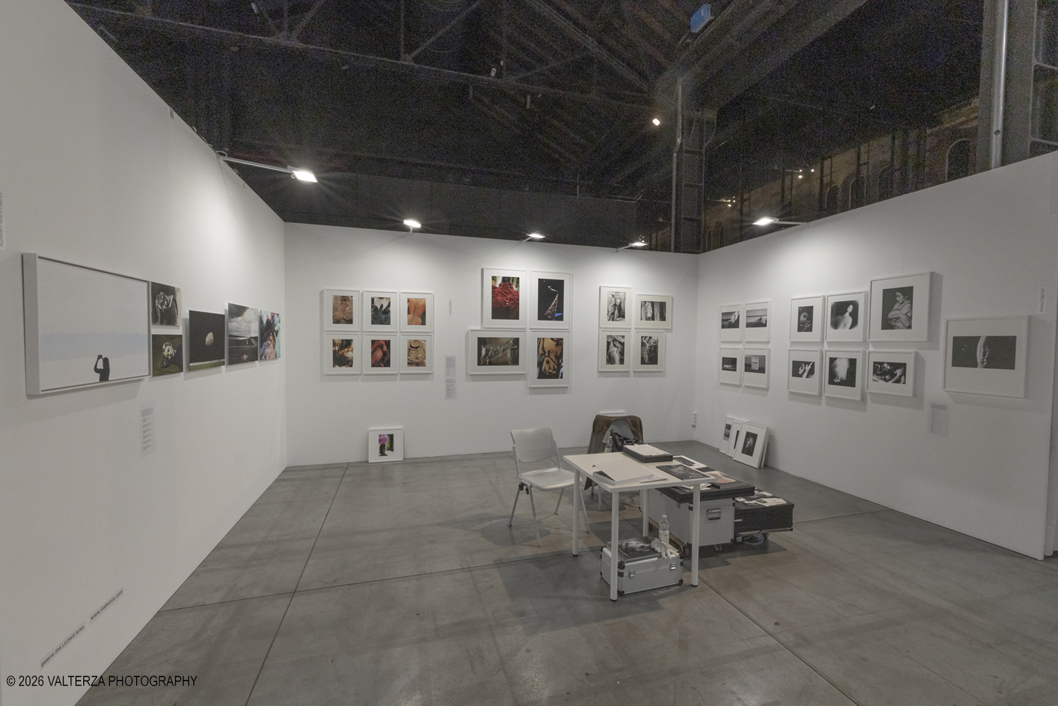 _Z3A3229.jpg - 21/05/2026. Torino La settima edizione di The Phair | Photo Art Fair si tiene a Torino da venerdÃ¬ 22 a domenica 24 maggio 2026 presso la Sala Fucine delle OGR Torino. Si tratta di una fiera internazionale interamente dedicata alla fotografia e alle arti visive contemporanee che utilizzano il mezzo fotografico. Nella foto Galleria Ira Leonis, Arles Francia