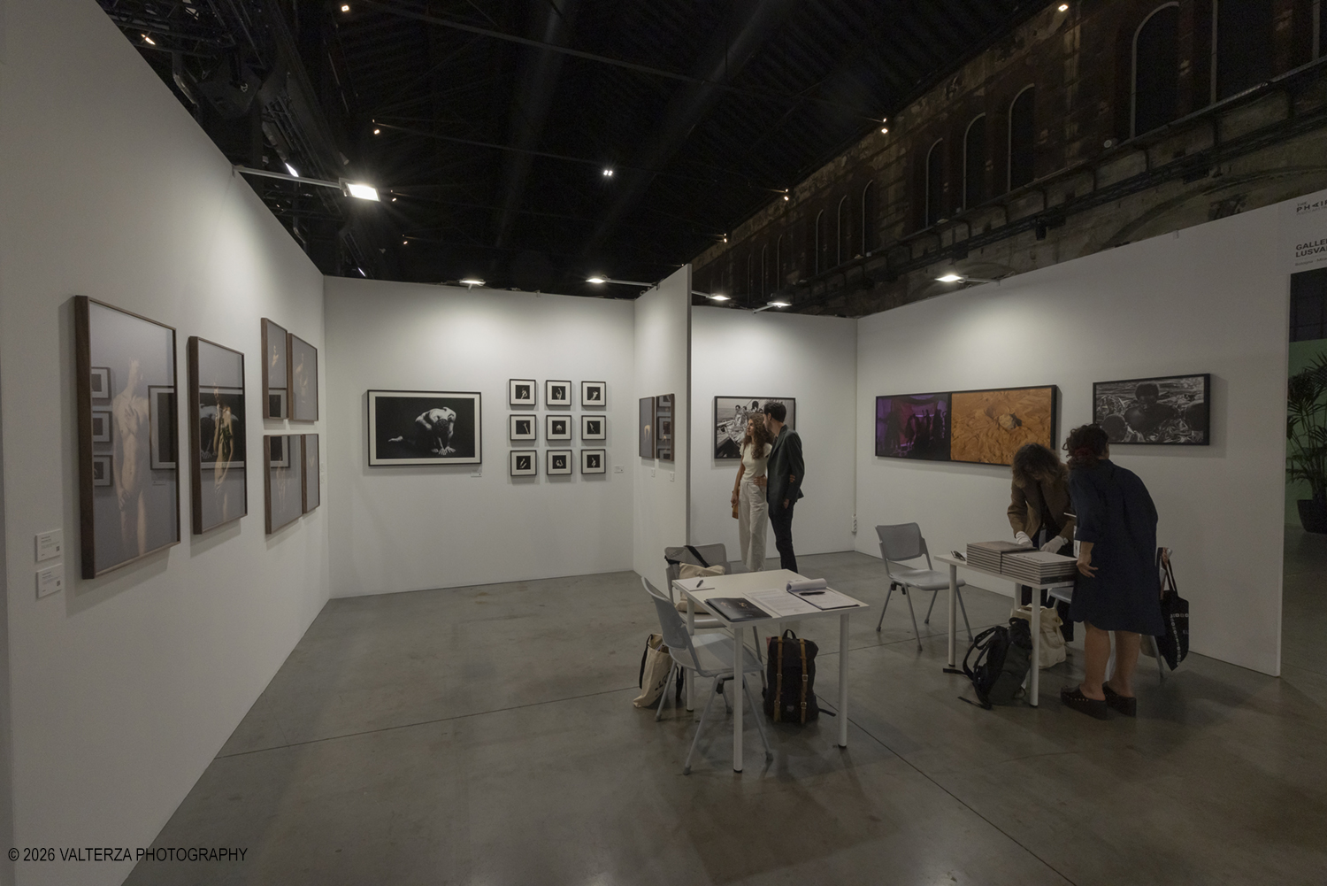 _Z3A3681.jpg - 21/05/2026. Torino La settima edizione di The Phair | Photo Art Fair si tiene a Torino da venerdÃ¬ 22 a domenica 24 maggio 2026 presso la Sala Fucine delle OGR Torino. Si tratta di una fiera internazionale interamente dedicata alla fotografia e alle arti visive contemporanee che utilizzano il mezzo fotografico. Nella foto alleria LEON-LUSVARDI ART, Bologna