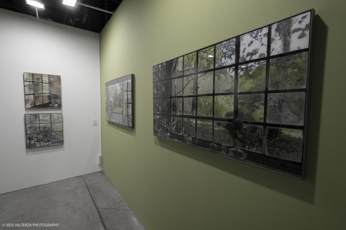 _DSF7070.jpg - 09/'5/2025. Torino. Appuntamento annuale dedicato alla fotografia.The Phair si rivolge ad alcune delle piÃ¹ prestigiose gallerie dâ€™arte contemporanea â€“ e non necessariamente solo a quelle specializzate in fotografia â€“ che, in occasione della fiera, presentano dei progetti artistici legati al tema dellâ€™immagine e opere create con materiale fotografico o video.â€‹ Nella foto GALLERIA FORNIBologna