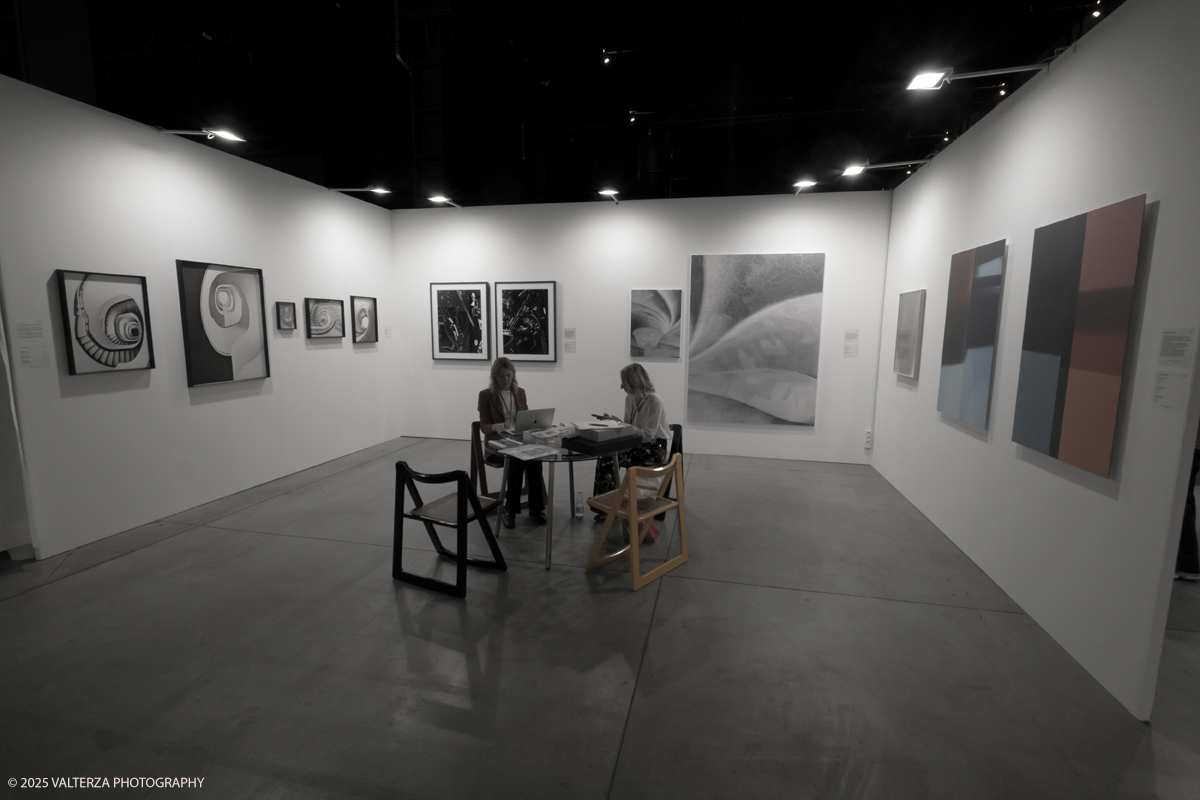 _DSF7083.jpg - 09/'5/2025. Torino. Appuntamento annuale dedicato alla fotografia.The Phair si rivolge ad alcune delle piÃ¹ prestigiose gallerie dâ€™arte contemporanea â€“ e non necessariamente solo a quelle specializzate in fotografia â€“ che, in occasione della fiera, presentano dei progetti artistici legati al tema dellâ€™immagine e opere create con materiale fotografico o video.â€‹ Nella foto CRAG GALLERYTorino