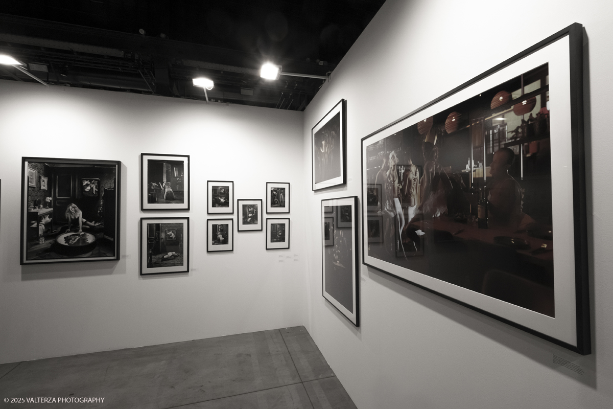 _DSF7162.jpg - 09/'5/2025. Torino. Appuntamento annuale dedicato alla fotografia.The Phair si rivolge ad alcune delle piÃ¹ prestigiose gallerie dâ€™arte contemporanea â€“ e non necessariamente solo a quelle specializzate in fotografia â€“ che, in occasione della fiera, presentano dei progetti artistici legati al tema dellâ€™immagine e opere create con materiale fotografico o video.â€‹ Nella foto  GALERIE POostende, Belgio