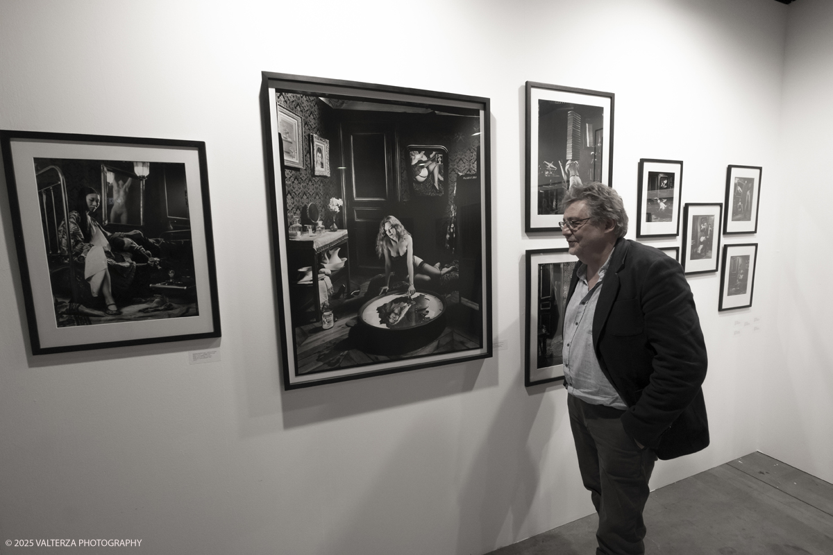 _DSF7168.jpg - 09/'5/2025. Torino. Appuntamento annuale dedicato alla fotografia.The Phair si rivolge ad alcune delle piÃ¹ prestigiose gallerie dâ€™arte contemporanea â€“ e non necessariamente solo a quelle specializzate in fotografia â€“ che, in occasione della fiera, presentano dei progetti artistici legati al tema dellâ€™immagine e opere create con materiale fotografico o video.â€‹ Nella foto  GALERIE POostende, Belgio