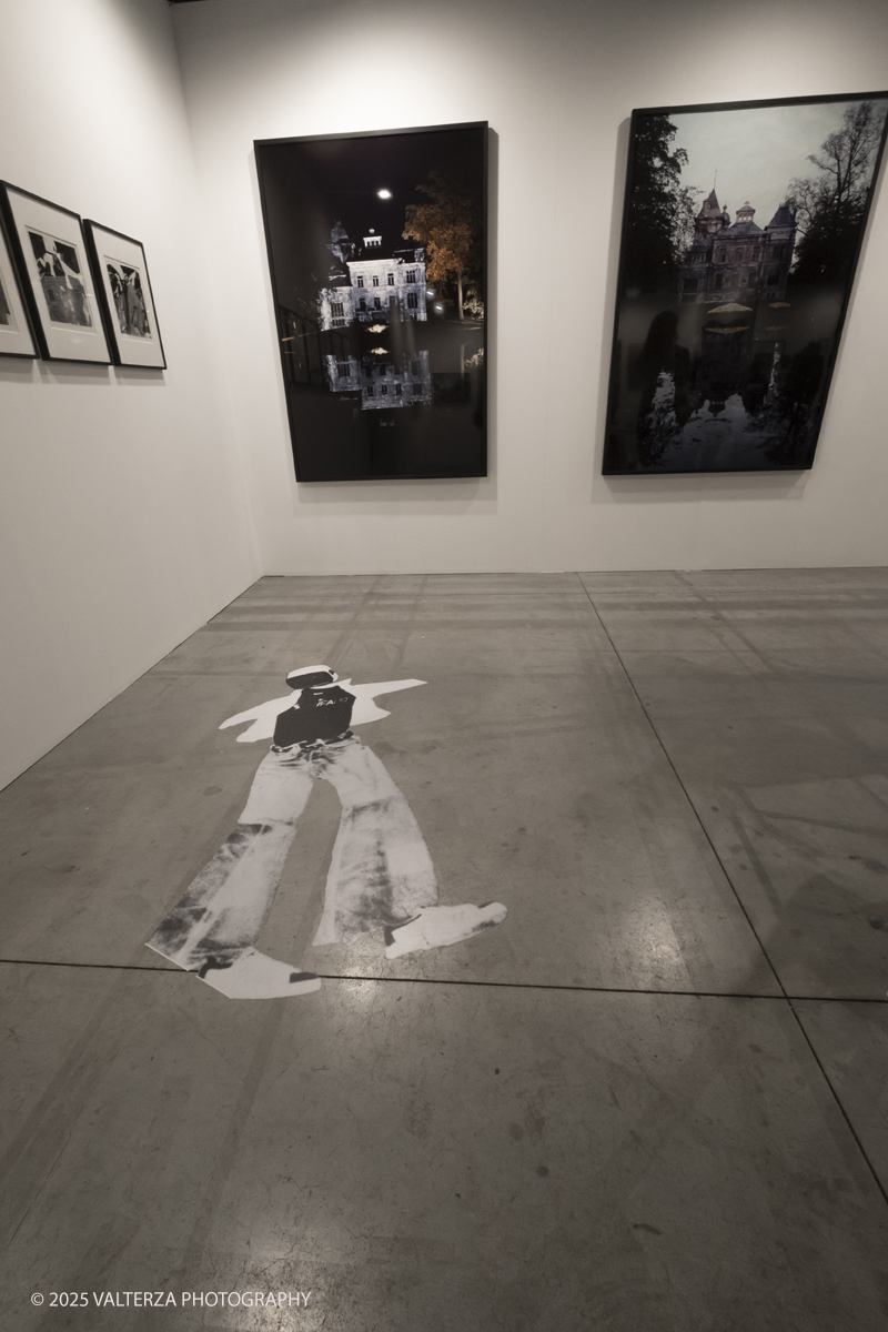 _DSF7307.jpg - 09/'5/2025. Torino. Appuntamento annuale dedicato alla fotografia.The Phair si rivolge ad alcune delle piÃ¹ prestigiose gallerie dâ€™arte contemporanea â€“ e non necessariamente solo a quelle specializzate in fotografia â€“ che, in occasione della fiera, presentano dei progetti artistici legati al tema dellâ€™immagine e opere create con materiale fotografico o video.â€‹ Nella foto BKV FINE ARTMilano