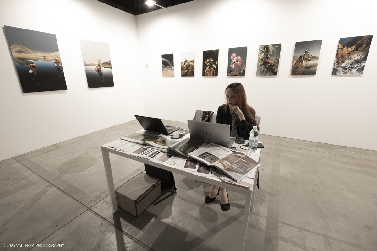 _DSF7328.jpg - 09/'5/2025. Torino. Appuntamento annuale dedicato alla fotografia.The Phair si rivolge ad alcune delle piÃ¹ prestigiose gallerie dâ€™arte contemporanea â€“ e non necessariamente solo a quelle specializzate in fotografia â€“ che, in occasione della fiera, presentano dei progetti artistici legati al tema dellâ€™immagine e opere create con materiale fotografico o video.â€‹ Nella foto  GAGLIARDI E DOMKETorino