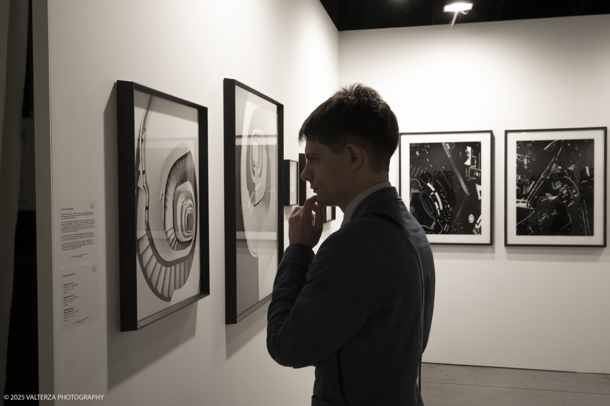 _DSF7361.jpg - 09/'5/2025. Torino. Appuntamento annuale dedicato alla fotografia.The Phair si rivolge ad alcune delle piÃ¹ prestigiose gallerie dâ€™arte contemporanea â€“ e non necessariamente solo a quelle specializzate in fotografia â€“ che, in occasione della fiera, presentano dei progetti artistici legati al tema dellâ€™immagine e opere create con materiale fotografico o video.â€‹ Nella foto CRAG GALLERYTorino