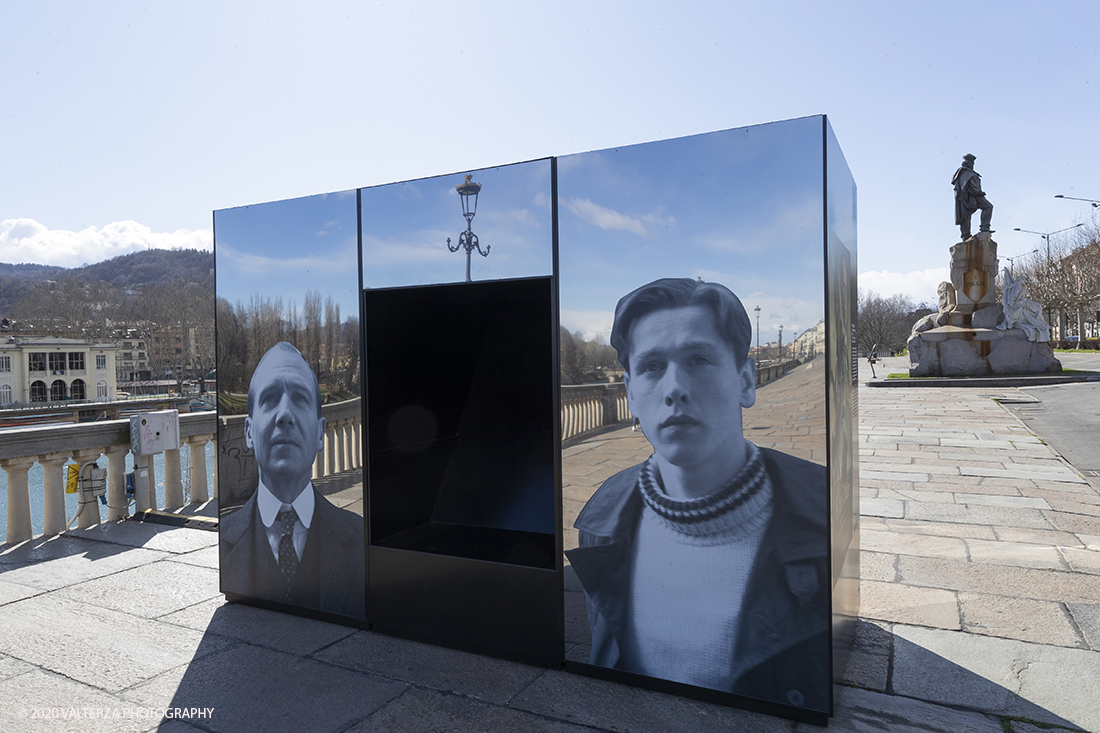 _G3I2608.jpg - 27/02/2020. Torino. Nei punti della cittÃ  dove sono stati realizzati film importanti, sono allestiti supporti di forte impatto visivo e iconografico ( totem) per unâ€™accoglienza immersiva e suggestiva in una Torino â€˜cinema friendlyâ€™. In questo modo 20 luoghi â€˜cinematograficamenteâ€™ significativi come piazze e palazzi del centro cittadino sono le tappe di un percorso che permette di rivivere la storia del cinema torinese attraverso i 20 film piÃ¹ significativi. Nella foto il totem di The King's Man - Le origini. Matthew Vaughn nel 2019. Lungo Po Armando Diaz