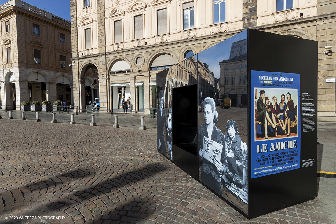 _G3I2695.jpg - 27/02/2020. Torino. Nei punti della cittÃ  dove sono stati realizzati film importanti, sono allestiti supporti di forte impatto visivo e iconografico ( totem) per unâ€™accoglienza immersiva e suggestiva in una Torino â€˜cinema friendlyâ€™. In questo modo 20 luoghi â€˜cinematograficamenteâ€™ significativi come piazze e palazzi del centro cittadino sono le tappe di un percorso che permette di rivivere la storia del cinema torinese attraverso i 20 film piÃ¹ significativi. Nella foto il totem di Le amiche. Michelangelo Antonioni nel 1955. Piazza San Carlo
