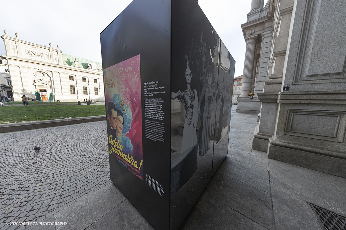 _G3I2749.jpg - 27/02/2020. Torino. Nei punti della cittÃ  dove sono stati realizzati film importanti, sono allestiti supporti di forte impatto visivo e iconografico ( totem) per unâ€™accoglienza immersiva e suggestiva in una Torino â€˜cinema friendlyâ€™. In questo modo 20 luoghi â€˜cinematograficamenteâ€™ significativi come piazze e palazzi del centro cittadino sono le tappe di un percorso che permette di rivivere la storia del cinema torinese attraverso i 20 film piÃ¹ significativi. Nella foto il totem di Addio Giovinezza! Ferdinando Maria Poggioli nel 1940. Piazza Carlo Alberto