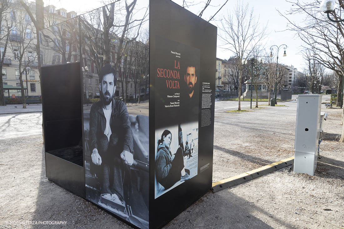 _G3I2849.jpg - 27/02/2020. Torino. Nei punti della cittÃ  dove sono stati realizzati film importanti, sono allestiti supporti di forte impatto visivo e iconografico ( totem) per unâ€™accoglienza immersiva e suggestiva in una Torino â€˜cinema friendlyâ€™. In questo modo 20 luoghi â€˜cinematograficamenteâ€™ significativi come piazze e palazzi del centro cittadino sono le tappe di un percorso che permette di rivivere la storia del cinema torinese attraverso i 20 film piÃ¹ significativi. Nella foto il totem di La seconda Volta Mimmo Calopresti nel 1995. Piazza Solferino.